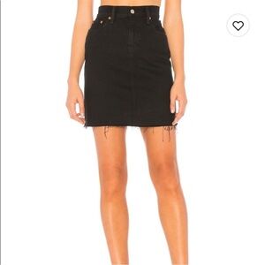 Levi’s Black Everyday Denim Skirt Sz 25 29947 5 pocket zip fly